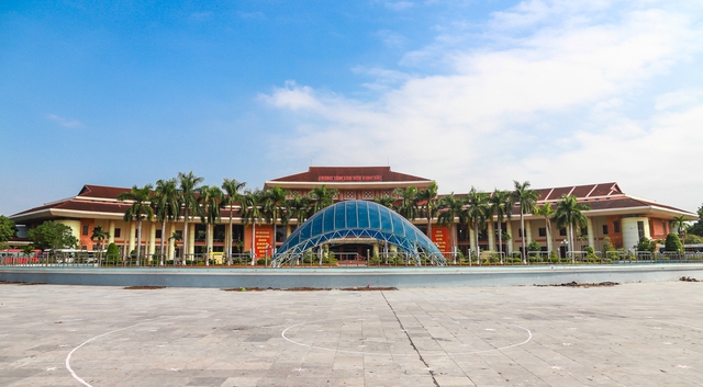 Cận cảnh khu hành chính tỉnh có mô hình kiến trúc độc đáo nhất Việt Nam - Ảnh 8.