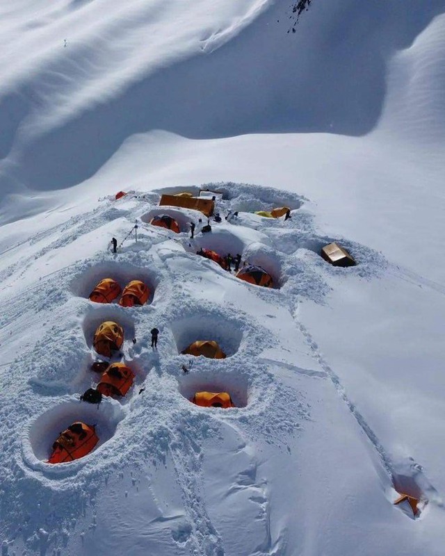  Cắm trại ngay giữa hố tuyết tại Nepal, trải nghiệm có 1-0-2 trong hành trình chinh phục đỉnh Everest - Ảnh 8.
