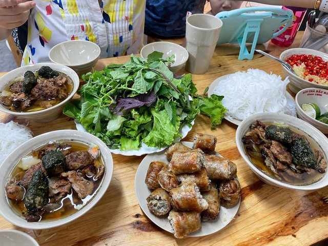 Present in every corner of Hanoi, but where is the "true love" bun cha restaurant?  - Photo 5.