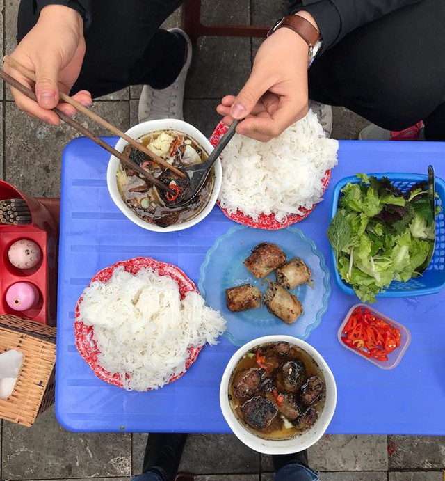 Present in every corner of Hanoi, but where is the "true love" bun cha restaurant?  - Photo 16.