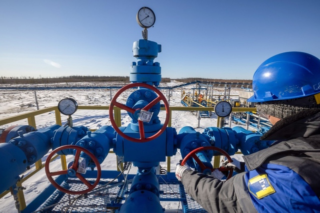 Nga cắt giảm nguồn cung khí đốt sang châu Âu qua đường ống Ukraine - Ảnh 1.