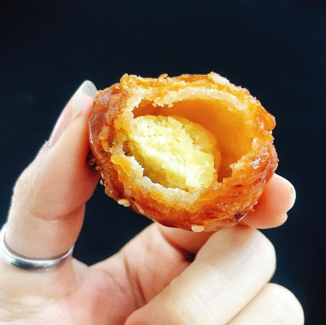 Longtime addresses in Hanoi sell one of the 30 best fried cakes in the world - Photo 5.
