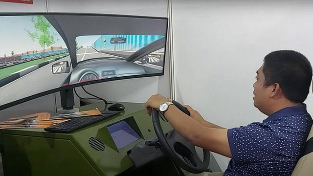 Cục đường bộ đề nghị nhập khẩu cabin điện tử học lái xe - Ảnh 1.