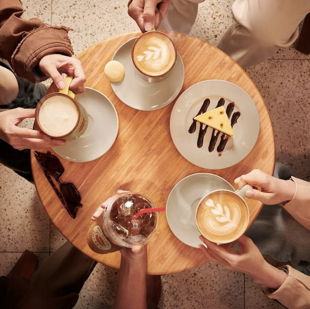  Hơn 500 cửa hàng Highlands Coffee đổi logo, Founder David Thái: “Chúng tôi không muốn mình chỉ phục vụ cà phê”  - Ảnh 1.
