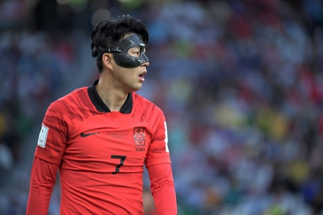 Cận cảnh chiếc mặt nạ của Son Heung-min gây sốt trận Uruguay hòa Hàn Quốc - Ảnh 2.
