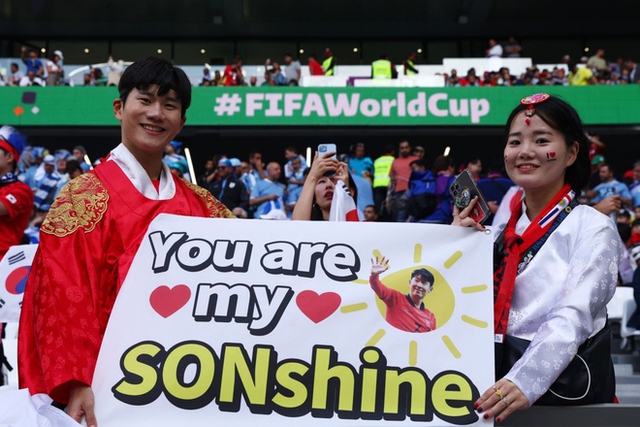 Cận cảnh chiếc mặt nạ của Son Heung-min gây sốt trận Uruguay hòa Hàn Quốc - Ảnh 9.