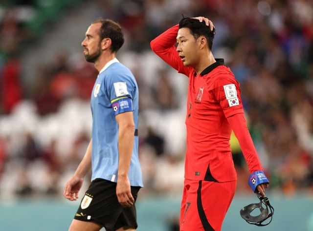 Cận cảnh chiếc mặt nạ của Son Heung-min gây sốt trận Uruguay hòa Hàn Quốc - Ảnh 7.