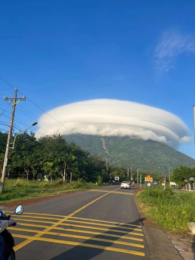 Why is Ba Den Mountain - the place with the highest bronze Buddha statue in Vietnam, called the First Thien Son?  - Photo 1.