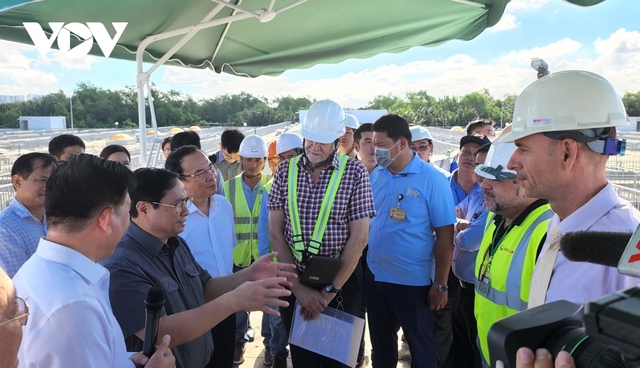 Thủ tướng Phạm Minh Chính kiểm tra tiến độ các dự án trọng điểm tại TP.HCM - Ảnh 2.