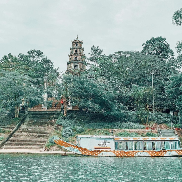 Explore the 'curse' of love at the most sacred ancient temple in Hue - Photo 7.