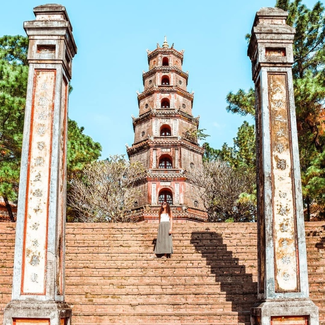 Explore the 'curse' of love at the most sacred ancient temple in Hue - Photo 2.