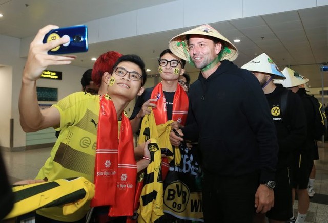 Tới Việt Nam vào đúng mùa World Cup, trận đấu giao hữu giữa Việt Nam - Borussia Dortmund ế vé - Ảnh 2.