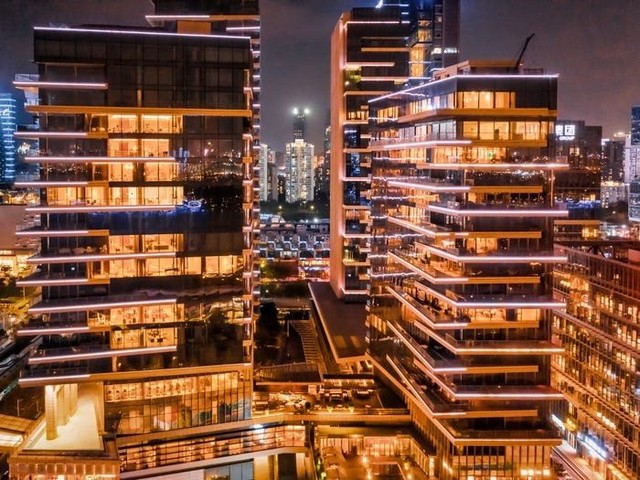 Thành phố ở Trung Quốc có nhiều tỷ phú quá cũng không tốt: Bất động sản đắt gấp 43 lần mức lương khiến 70% dân cư phải sống ở “làng trong phố” - Ảnh 1.