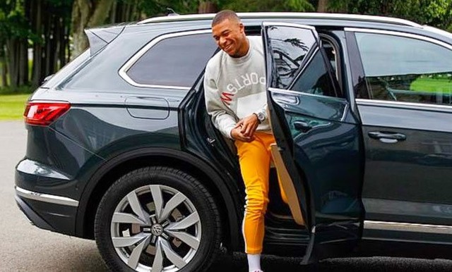 As the most expensive player on the planet, but Vice President Mbappe uses all cars, the reason behind is surprising - Photo 1.