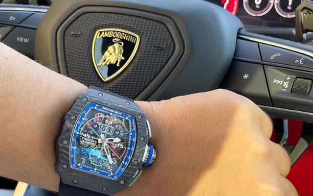 Vì sao giới siêu giàu thích 'combo xa xỉ' ngồi Lamborghini, đeo Richard  Mille? Câu trả