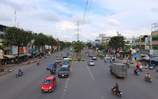 Quận đông dân nhất Việt Nam, bằng 2 tỉnh cộng lại - Ảnh 3.