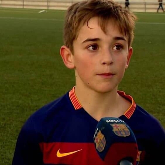 Vẻ “nam thần” của cầu thủ trẻ nhất World Cup năm nay: Là chân sút trẻ xuất sắc nhất châu Âu, nhan sắc đi đến đâu tỏa sáng đến đó - Ảnh 3.