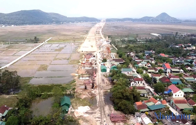 Nhà thầu đói vốn, cao tốc Diễn Châu – Bãi Vọt chưa đáp ứng tiến độ - Ảnh 1.