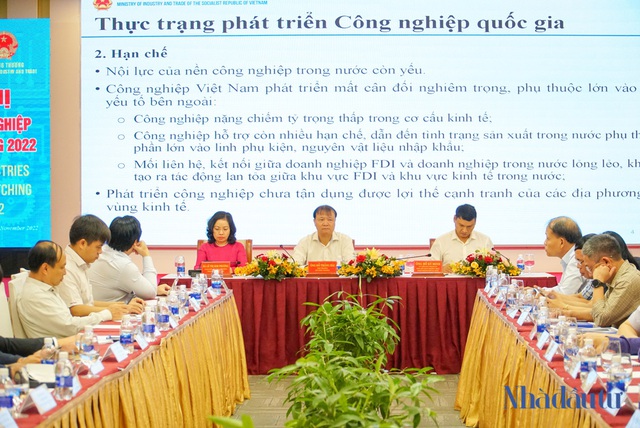 Công nghiệp Việt Nam phụ thuộc lớn vào các yếu tố bên ngoài - Ảnh 1.