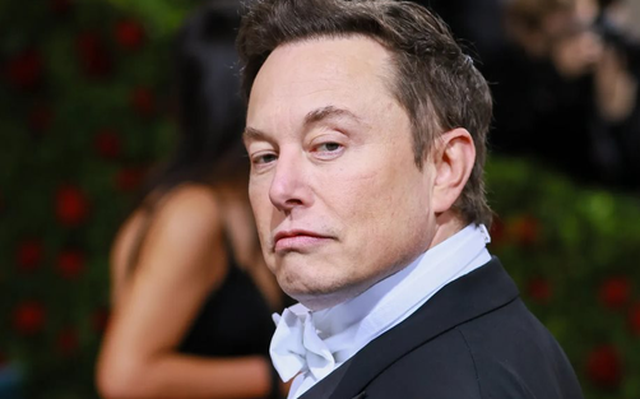 Superman' Elon Musk: Từ khi thâu tóm Twitter số giờ làm việc tăng từ 78 lên 120 giờ/tuần, thản nhiên đón nhận áp lực từ tứ phía