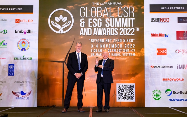 Vinamilk nhận giải thưởng quốc tế cho những nỗ lực thúc đẩy CSR và ESG tại Việt Nam - Ảnh 1.
