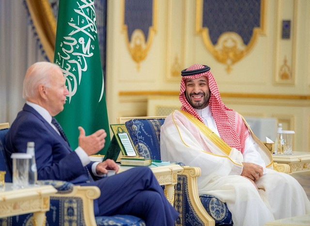 Mâu thuẫn bùng nổ giữa Ả Rập Saudi và Mỹ: Thỏa thuận bí mật đổ bể, cả thế giới gặp khó? - Ảnh 2.