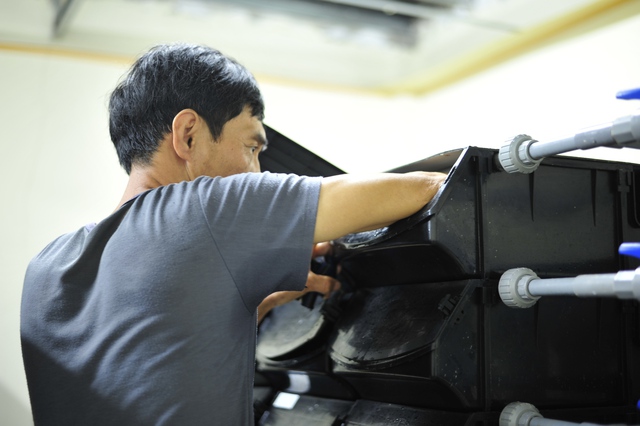 Người đàn ông Ninh Bình táo bạo đầu tư hàng trăm triệu để nuôi cua biển... trong hộp nhựa - Ảnh 8.