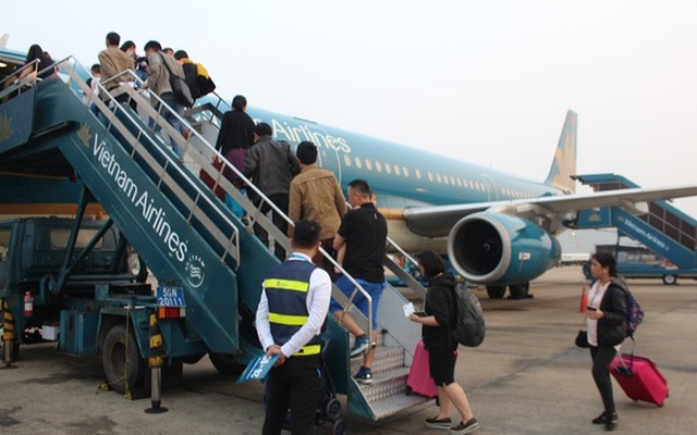 Khách đi Vietnam Airlines được làm check-in online tất cả sân bay nội địa - Ảnh: CÔNG TRUNG