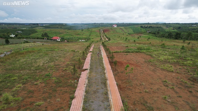 Nhiều siêu dự án hoang hóa, không bóng người ở Lâm Đồng - Ảnh 3.