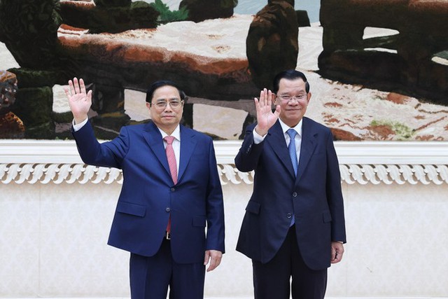 Hình ảnh lễ đón chính thức Thủ tướng Phạm Minh Chính tại Cung Hòa Bình, Thủ đô Phnom Penh - Ảnh 1.