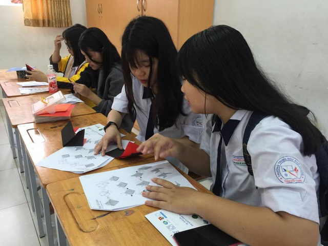 Thủ tướng Chính phủ yêu cầu xem lại lịch học của học sinh TP HCM từ 7 giờ - Ảnh 1.