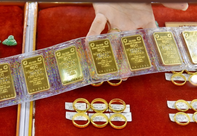 Giá vàng trong nước giảm 8 triệu đồng/lượng sau 8 tháng - Ảnh 1.