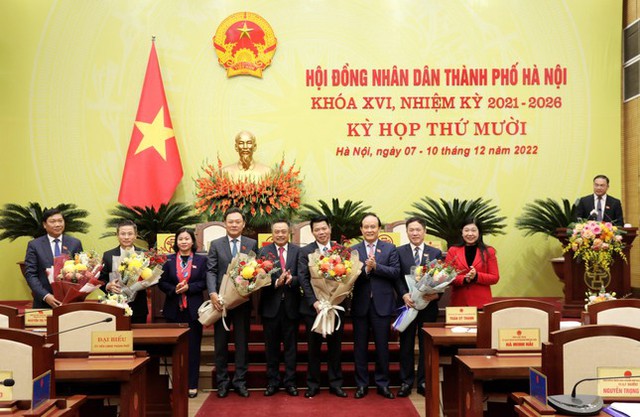 HĐND Hà Nội bầu bổ sung 2 uỷ viên UBND thành phố - Ảnh 2.