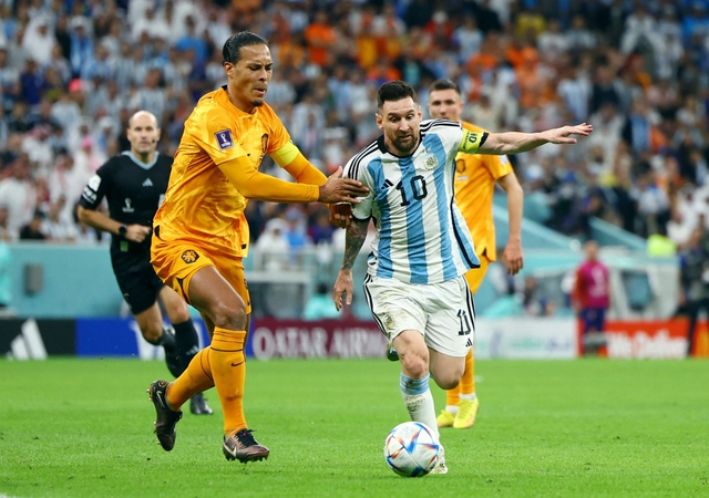 Messi kiến tạo và ghi bàn, Argentina loại Hà Lan ở loạt đấu súng định mệnh - Ảnh 19.
