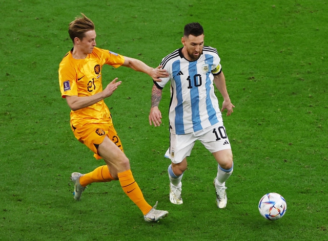 Messi kiến tạo và ghi bàn, Argentina loại Hà Lan ở loạt đấu súng định mệnh - Ảnh 12.