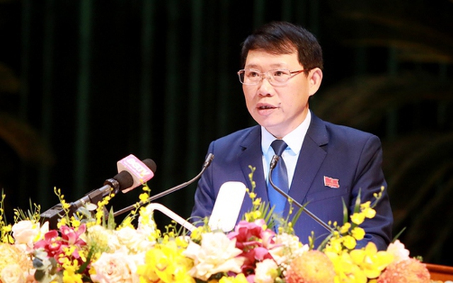 Chủ tịch UBND tỉnh Lê Ánh Dương phát biểu tại Kỳ họp. Ảnh: bacgiang.gov.