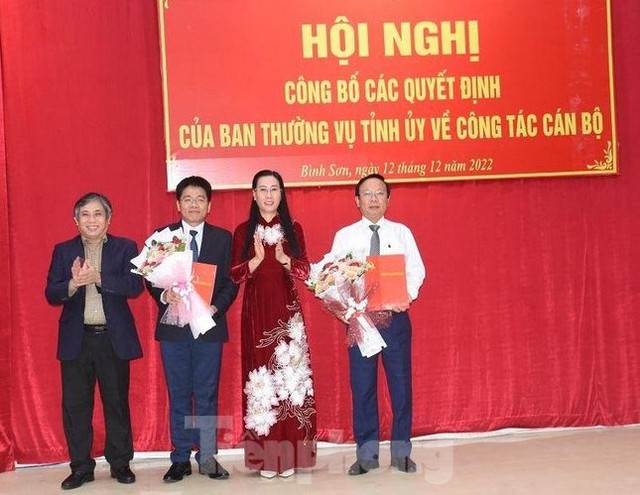 Công bố các quyết định về công tác cán bộ tỉnh Quảng Ngãi - Ảnh 3.