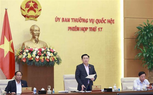 Chủ tịch Quốc hội Vương Đình Huệ phát biểu kết thúc Phiên họp thứ 17 của Ủy ban Thường vụ Quốc hội. Ảnh: Doãn Tấn - TTXVN