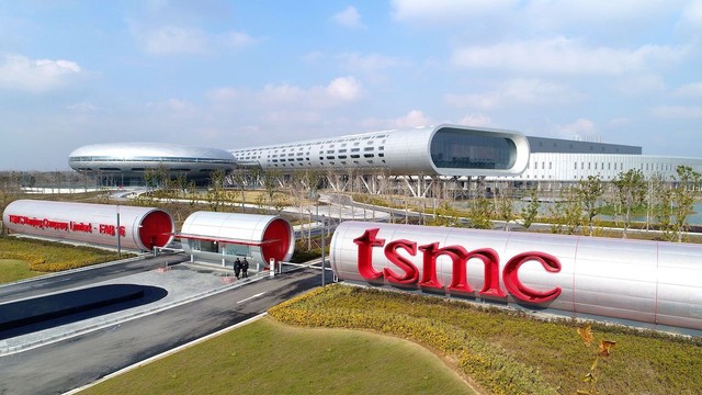 TSMC công bố đầu tư 40 tỷ USD vào Mỹ, Washington thắng lớn trong cuộc cạnh tranh về chất bán dẫn - Ảnh 2.