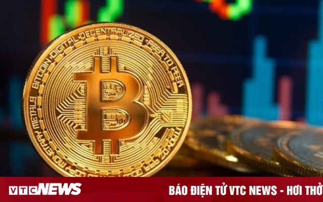 Bitcoin giao dịch vượt 17.000 USD.