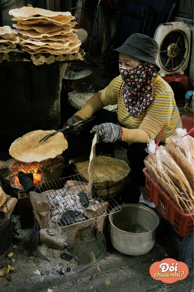 Thưởng thức đủ món đặc sản miền Trung đúng điệu tại chợ Bà Hoa - Ảnh 3.