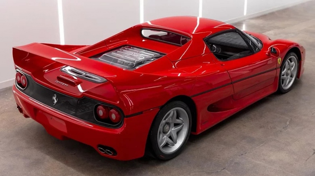 Chiêm ngưỡng siêu xe Ferrari F50 35 năm tuổi vẫn đẹp như mới - Ảnh 2.