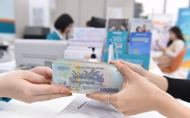 Các ngân hàng thống nhất phấn đấu giảm lãi suất huy động về tối đa 9,5%/năm