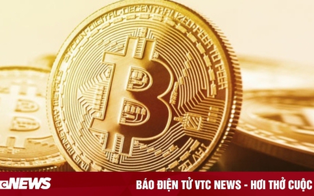 Giá Bitcoin lao dốc.