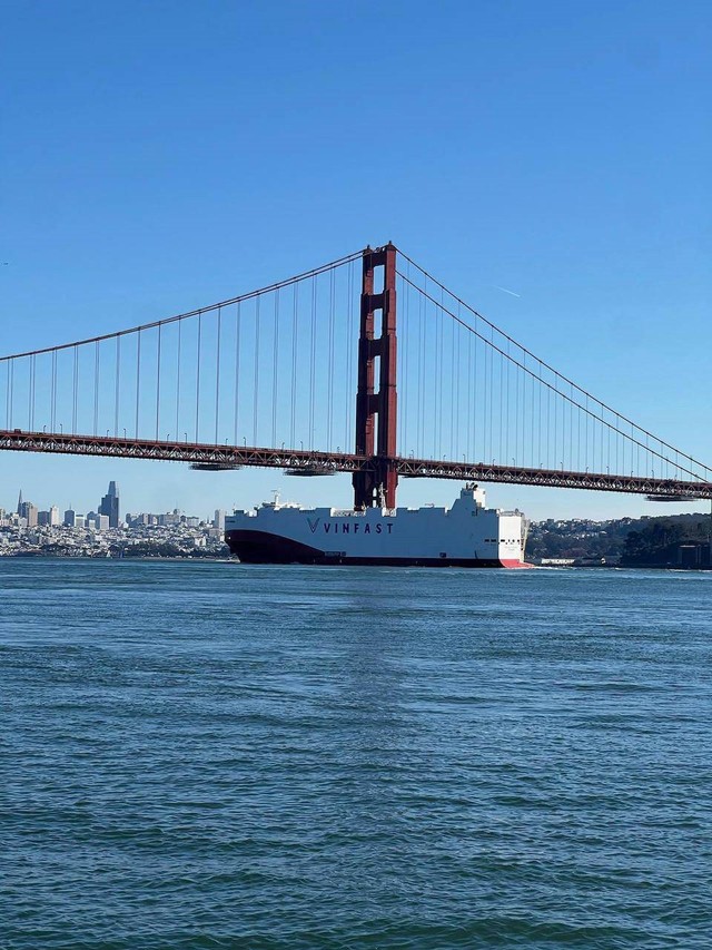 Con tàu chở 999 xe VinFast VF8 đã cập cảng California (Mỹ) - Ảnh 5.
