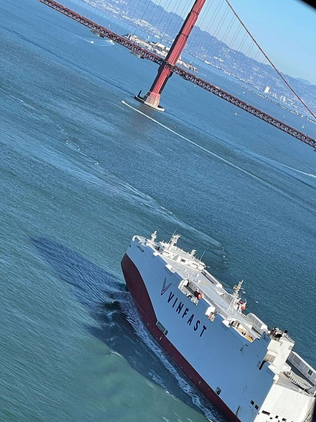 Con tàu chở 999 xe VinFast VF8 đã cập cảng California (Mỹ) - Ảnh 3.