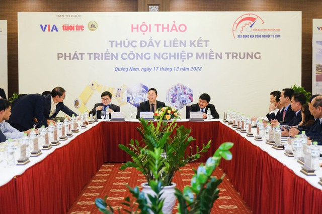Tỉ phú Trần Bá Dương cam kết thúc đẩy phát triển công nghiệp miền Trung - Ảnh 1.