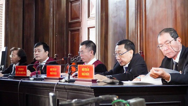 VKSND TP HCM đề nghị tuyên Nguyễn Thái Luyện tù chung thân - Ảnh 2.