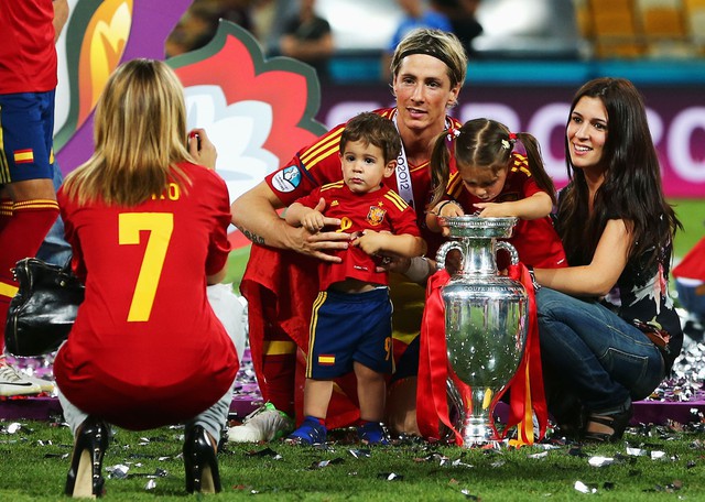 Messi và Fernando Torres: 2 nhà vô địch World Cup chung cách chọn vợ - Ảnh 3.