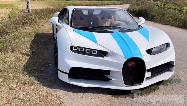 Bugatti Chiron tự chế trang trí màu cờ sắc áo tuyển Argentina - Ảnh 1.